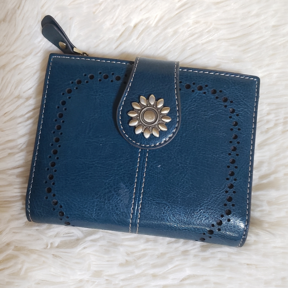NWT LAVEMI LEATHER RFID BLOCKING BIFOLD Wallet